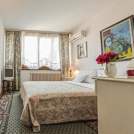 Hotel Radmilovac Белград Номер фото