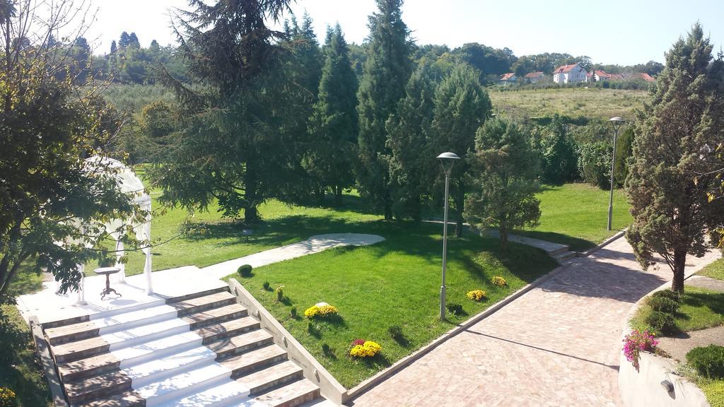Radmilovac Отель 3*